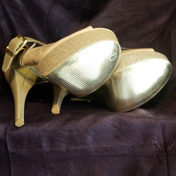 Shoes: NWOT Steve Madden Open Toe Heels with Glittered Platform - Picture 4 of 6